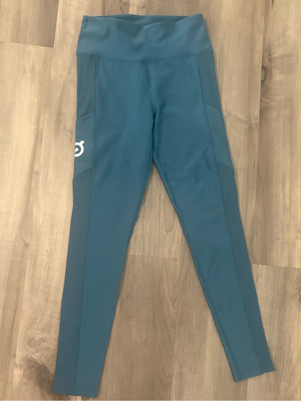 NWT Peloton Leggings with Side Panels size large